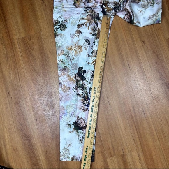 EDAS Italy White and Brown Floral Pantsuit with Tailored Elegance - Picture 3 of 9